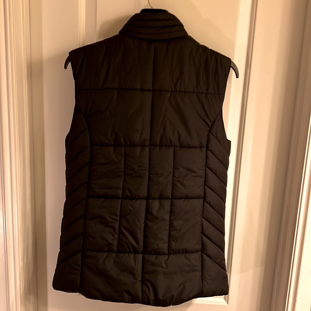 Roots73 Women’s Black Down Vest - Picture 7 of 9